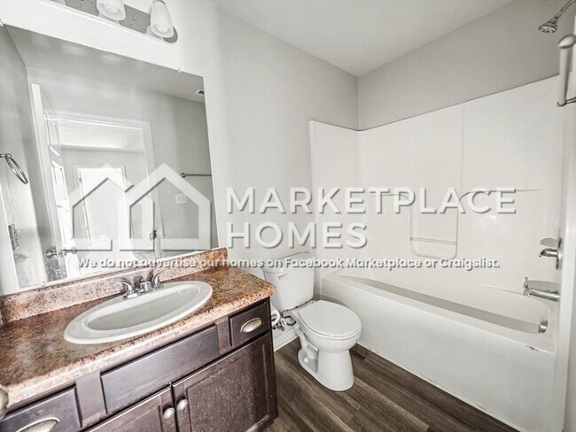 Building Photo - 201 Sedgewick Dr
