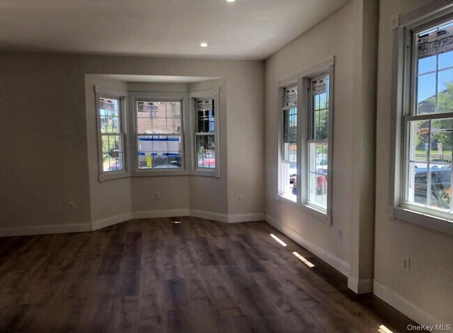 Building Photo - 307 National Blvd