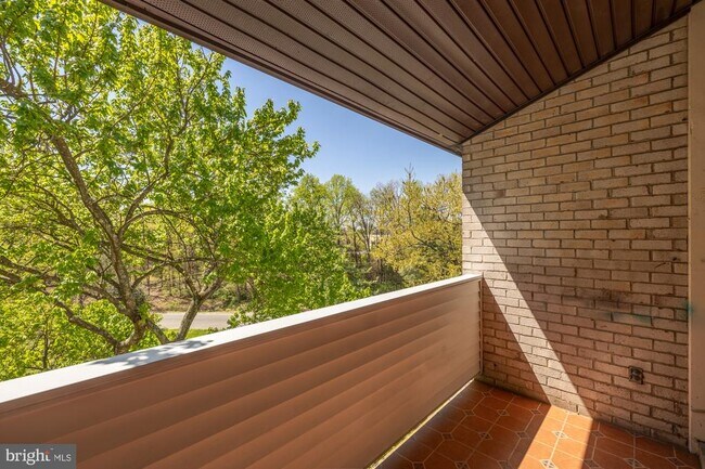 Building Photo - 5614 Bismach Dr