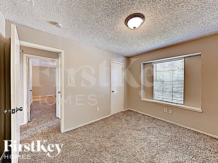 Building Photo - 7505 Evergreen Dr
