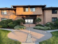 Building Photo - 350 Grovers Ave