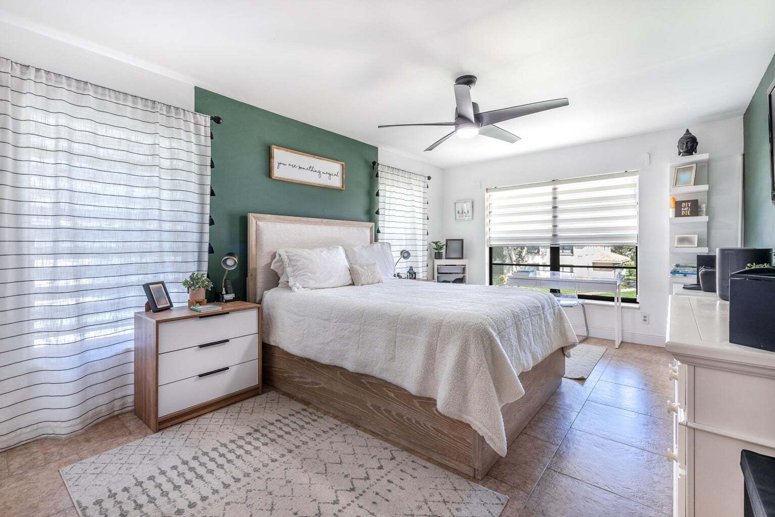 Building Photo - 9930 Pineapple Tree Dr