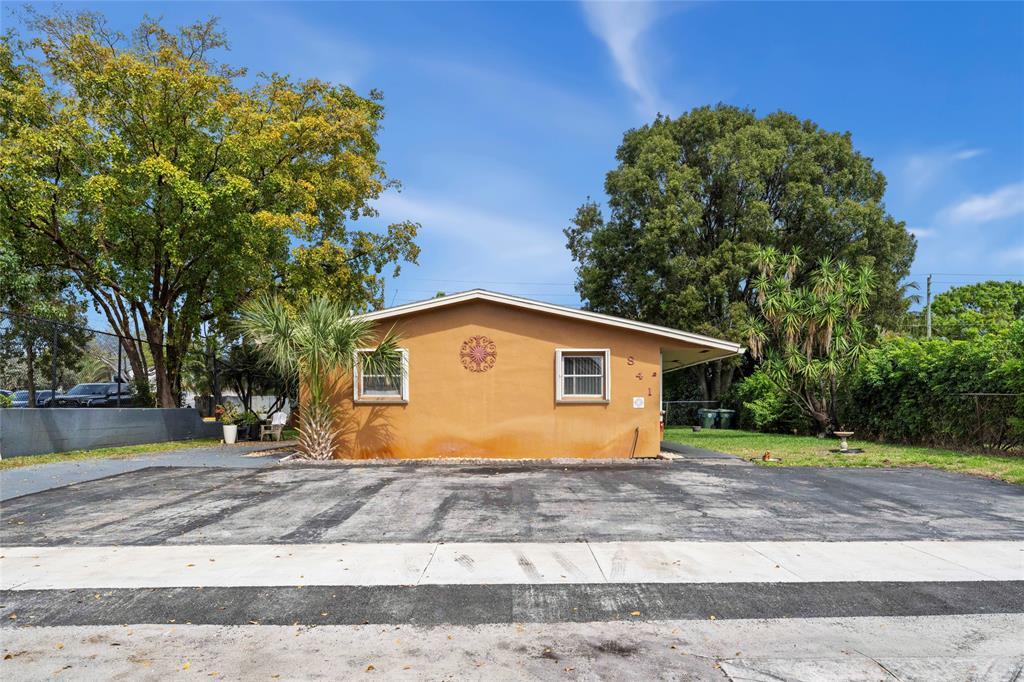 Building Photo - 841 NW 39th St