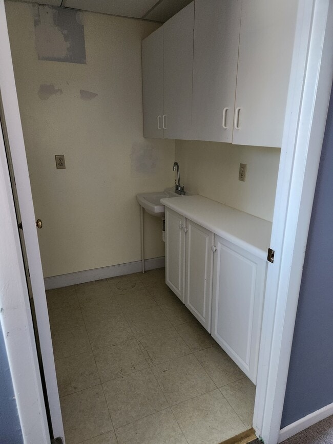 Building Photo - 433 S Mineral St