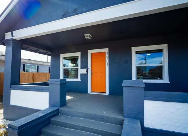 Building Photo - Updated 4BR with Fireplace, Deck & Private Backyard