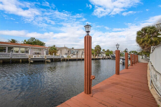 Building Photo - 1311 NE 27th Way