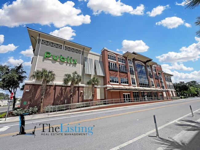 Building Photo - 2411 W Horatio St