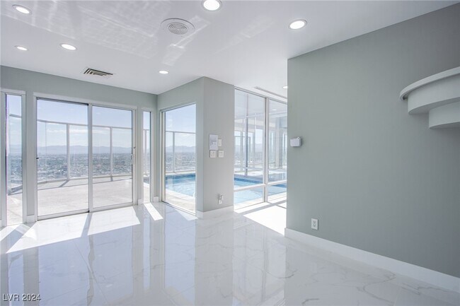 Building Photo - 3111 Bel Air Dr