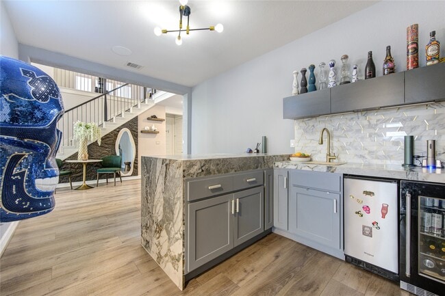 Building Photo - 1815 Longcroft Ln