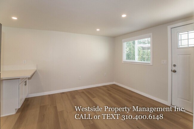 Building Photo - 316 Ximeno Ave