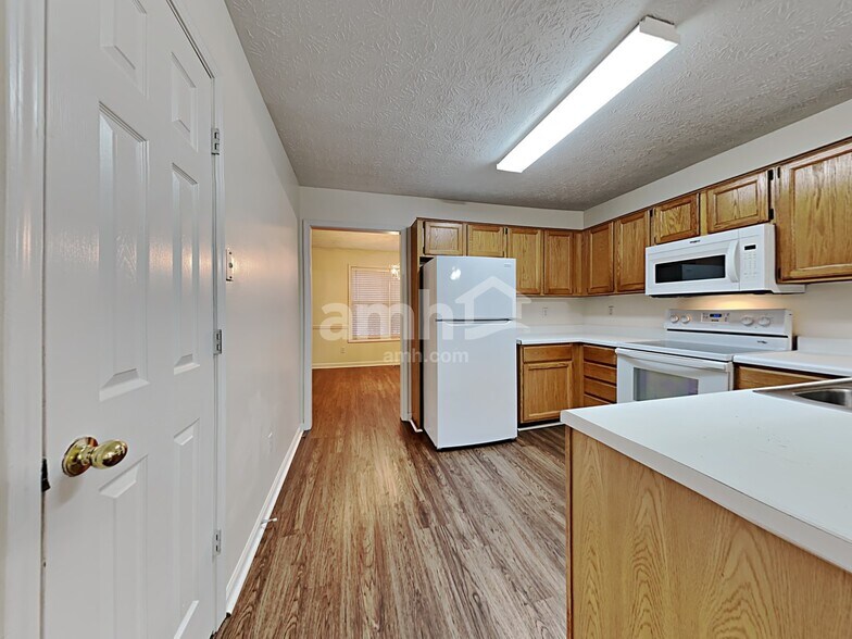 Building Photo - 817 Hillary Ct