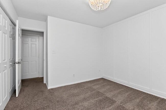 Building Photo - 1819 Sabrina Ct