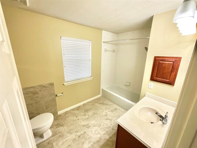 Building Photo - 17607 W Copper Lakes Dr