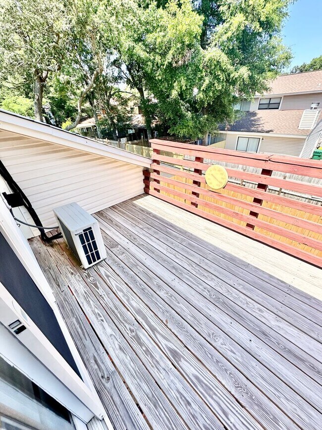 Building Photo - 937 Holbrook Cir