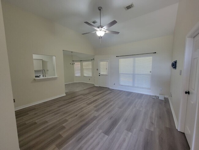 Building Photo - 320 Old San Felipe Rd