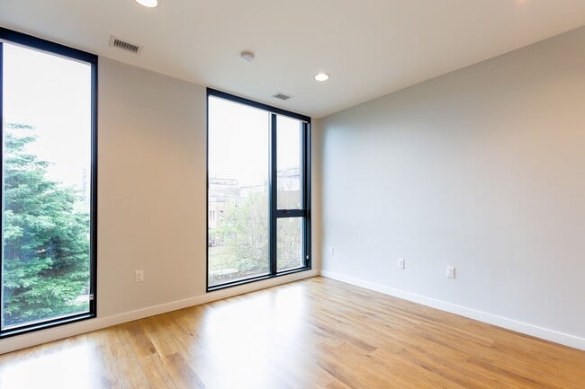Building Photo - Terrific One Bedroom Condo in Truxton Circle!