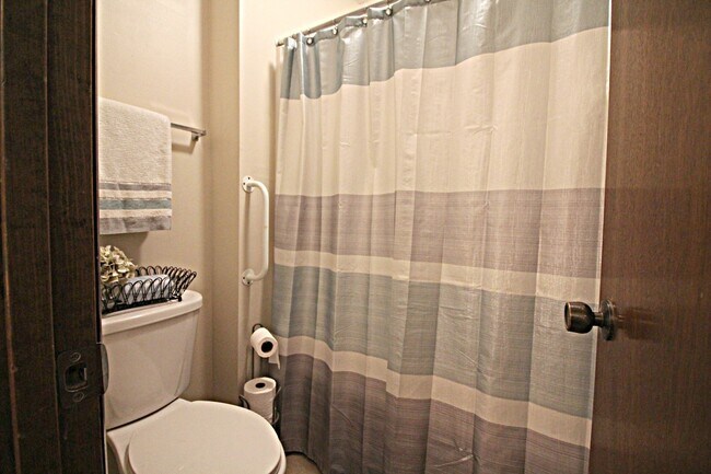 Building Photo - Beautifully Updated Patio Home In Niceville!