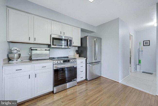 Building Photo - 30 Fenton Wood Dr