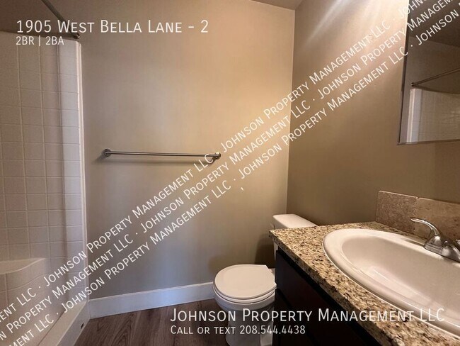 Building Photo - 1905 W Bella Ln