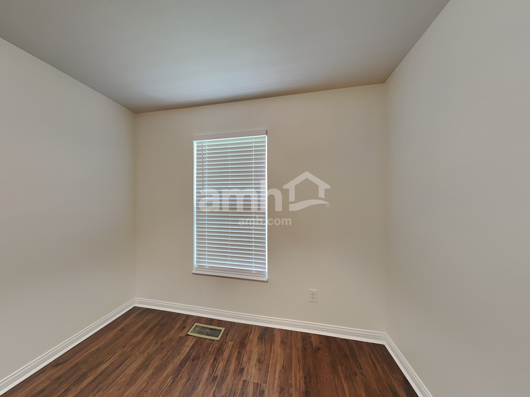 Building Photo - 1264 Woodford Ct