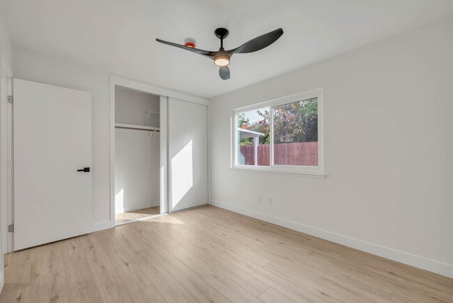 Building Photo - 9678 Lake Natoma Dr