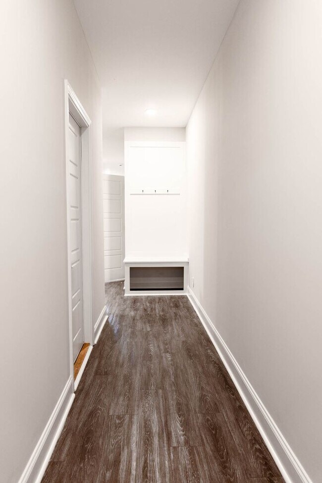 Interior Photo - 208 Drayton Dr.