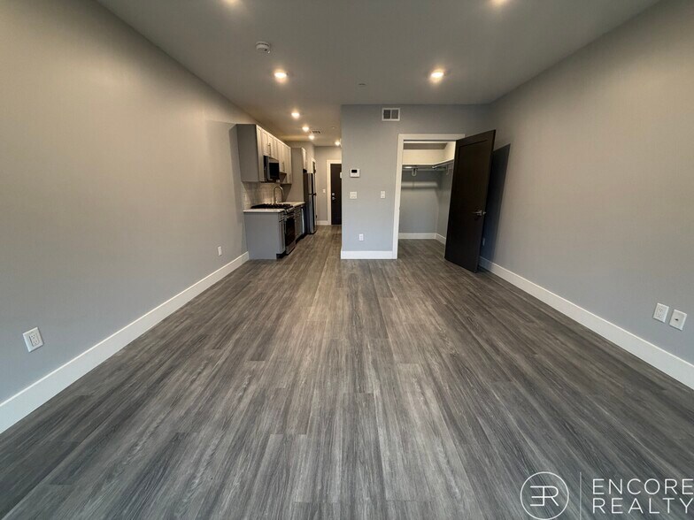 Building Photo - 365 Western Ave