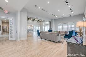 Building Photo - 207-25 Darren Dr