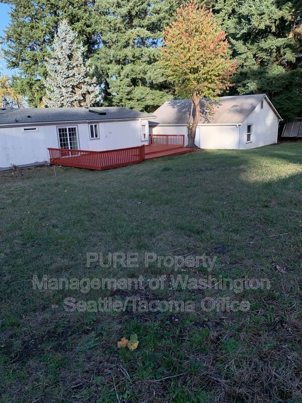 Building Photo - 16008 34th St E