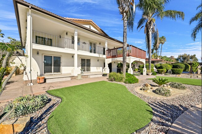 Building Photo - Gorgeous 3BD/3BA Home on a Golf-Course with Expansive Mountain Views! $5,000/mo