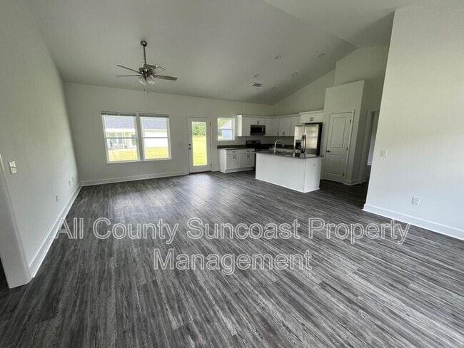 Building Photo - 340 Melrose Dr