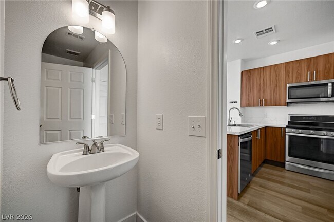 Building Photo - 8738 Villa Jeremiah Ln