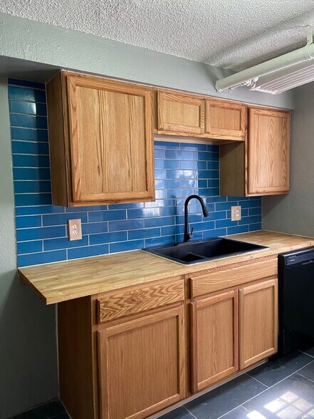 Building Photo - 1684 Harrison St