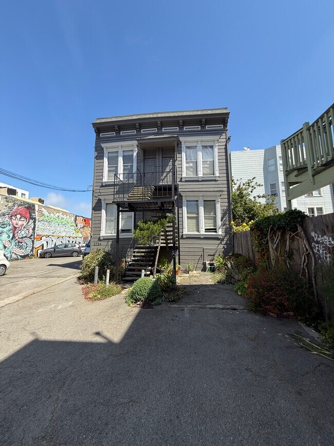 Building Photo - 1724 Waller St