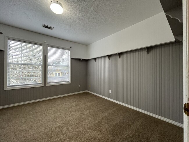 Building Photo - Stunning 4BR Home with Formal Living & Dining, Office & Gourmet Kitchen