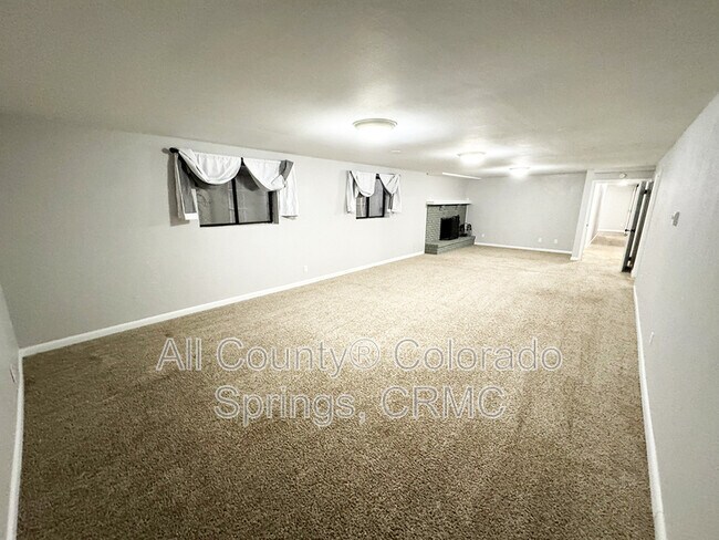 Building Photo - 460 Wintery Cir N