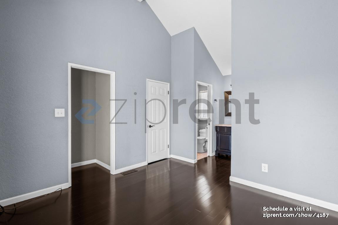 Building Photo - 2189 Hogan Dr