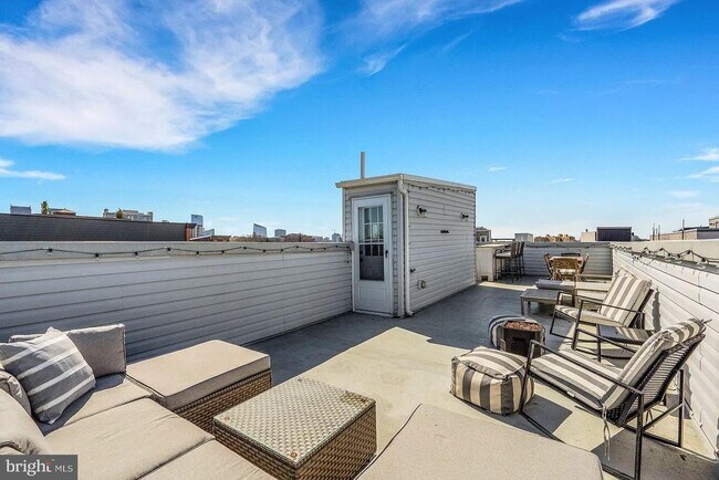 Building Photo - 709 N 19th St