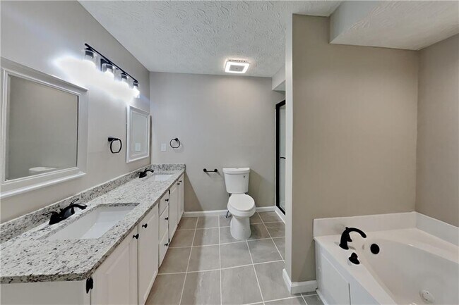 Building Photo - 1463 Shadowrock Heights