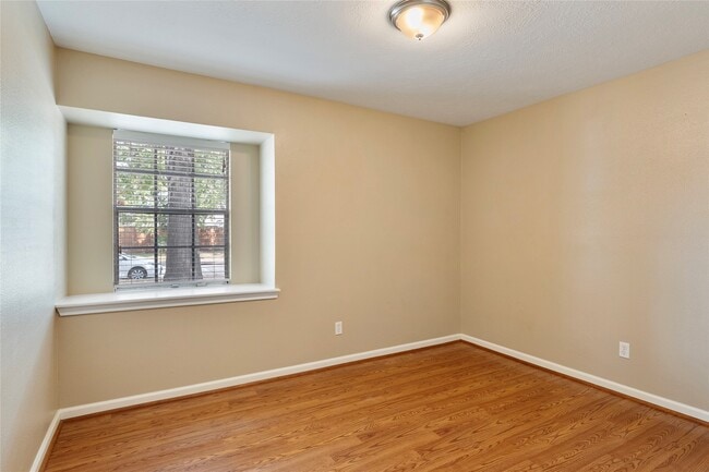 Building Photo - 10429 Moorberry Ln