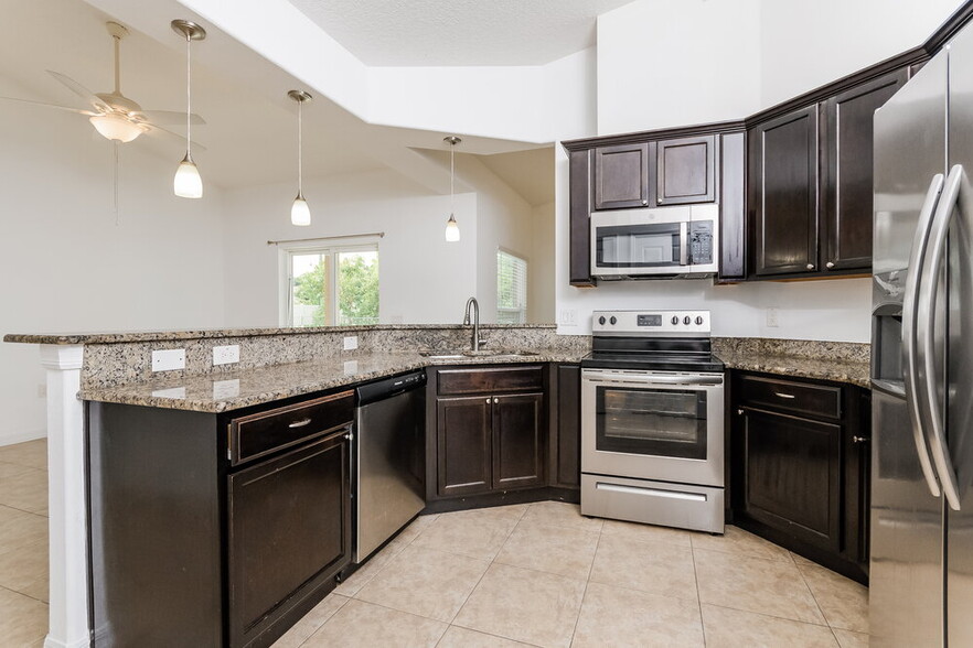 Building Photo - 1143 Doncaster Ct