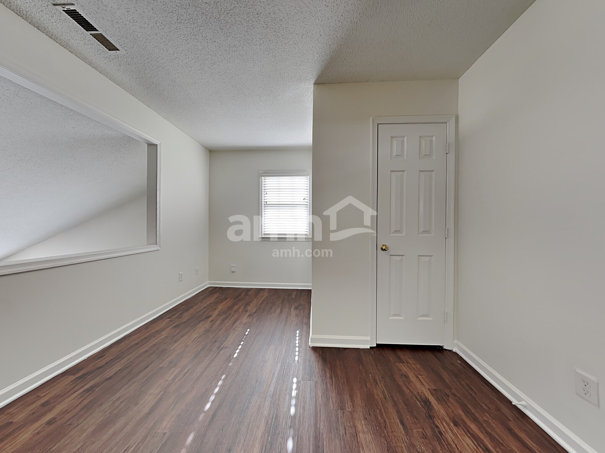 Building Photo - 29 Park Village Ln