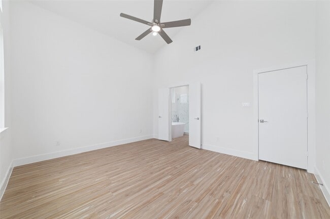 Building Photo - 2103 Holman St