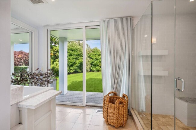 Building Photo - 8 Heller Ln