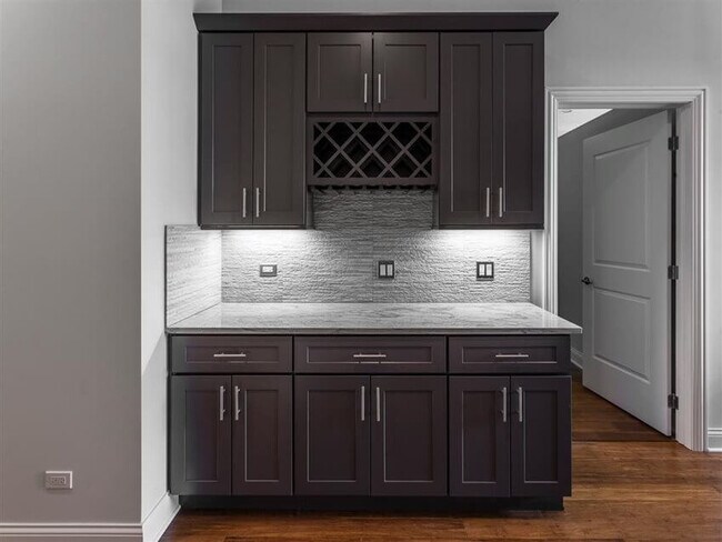 Building Photo - 124 W Polk St