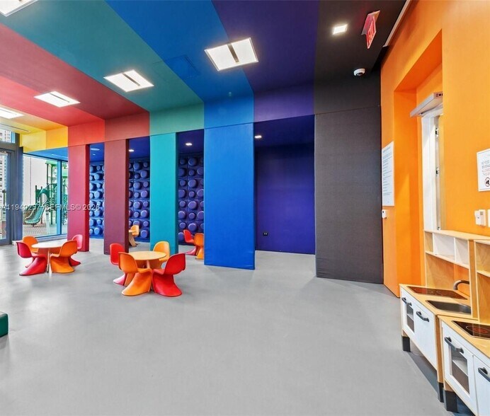 Building Photo - 68 SE 6th St