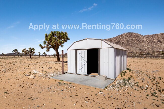 Building Photo - Modern Comfort in Scenic Landers