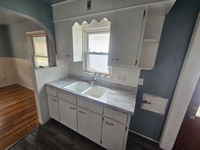 Building Photo - Spacious 3-Bedroom, 2-Bath South Euclid Home!