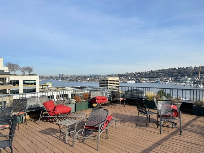 Building Photo - Updated Condo with Parking for One, Great Location and Communal Roof-top Deck!!