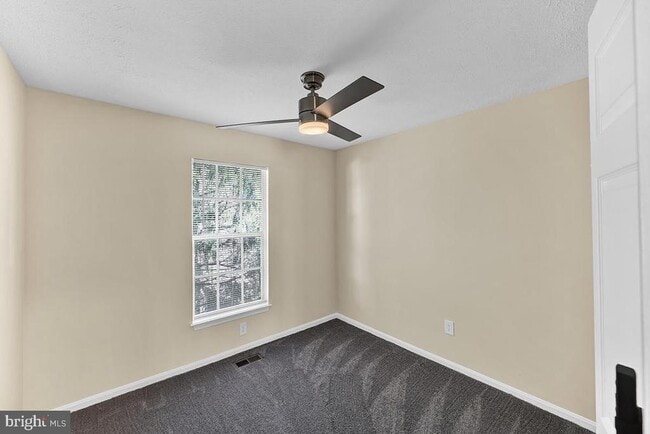Building Photo - 801 High Plain Dr